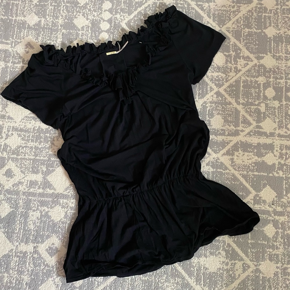 Max Studio Women’s Black V-neck Cinched Top size Large.